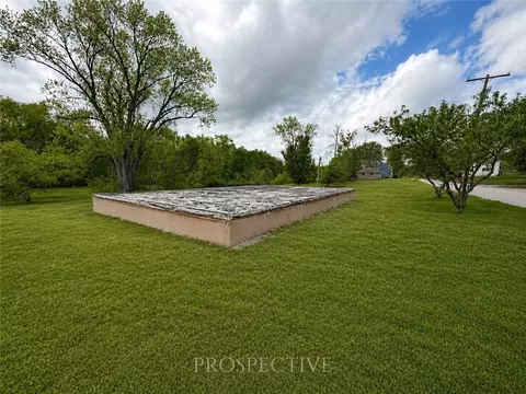 269 Thompson Rd, Acme, PA 15610