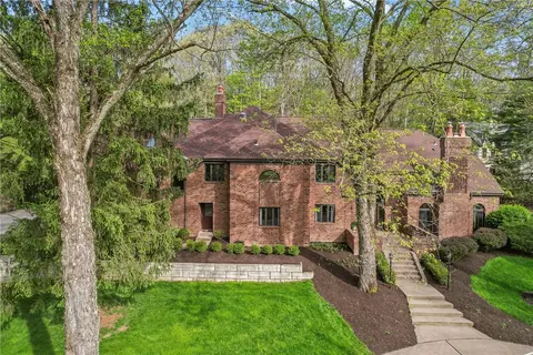 609 Lincoln Rd, Bradford Woods, PA 15015