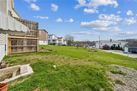 Exterior - 514 6th St, Irwin, PA 15642 photo 2 of 3