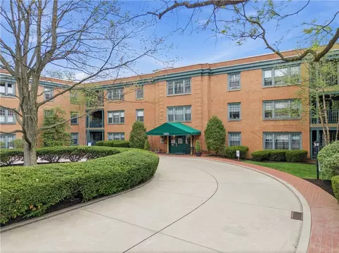 5825 5th Ave #201, Pittsburgh, PA 15232