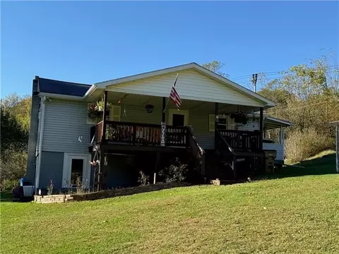192 Van Druff Rd, Spraggs, PA 15362
