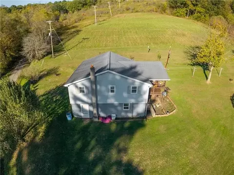 192 Van Druff Rd, Spraggs, PA 15362 photo 5