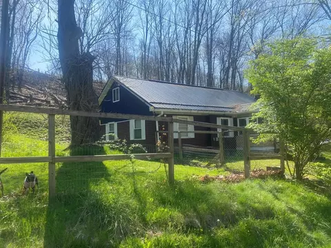 1760 Jordan Hollow Rd, Parker, PA 16049
