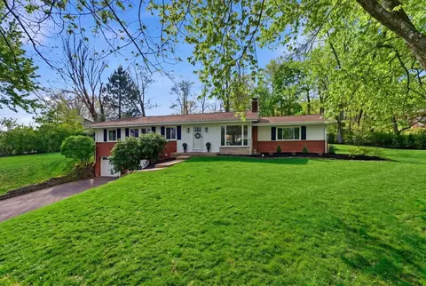2029 Grosvenor, Moon Twp, PA 15108