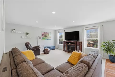 Living - 204 Windham, Mars, PA 16046 photo 1 of 1