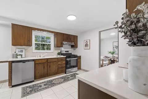 Kitchen - 14255 Wayne Dr, Irwin, PA 15642 photo 1 of 2