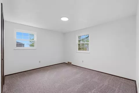 Bedroom - 14255 Wayne Dr, Irwin, PA 15642 photo 2 of 4