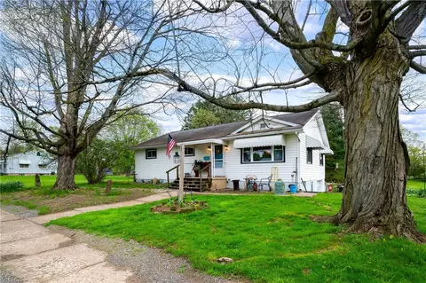 430 Flower Ave, Grove City, PA 16127