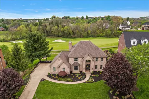 212 Chesapeake Dr, Gibsonia, PA 15044