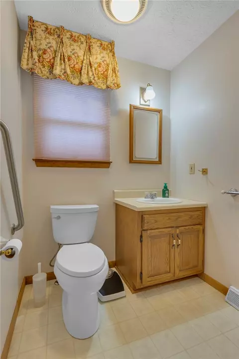 Bath - 210 4th St, Beaver, PA 15009 photo 3 of 3
