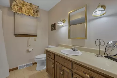 Bath - 210 4th St, Beaver, PA 15009 photo 1 of 3