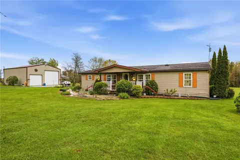 366-368 Frampton Rd, Harrisville, PA 16038