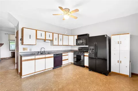Kitchen - 520 Stokes Ave, Braddock, PA 15104 photo 3 of 4