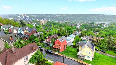 View/Area - 520 Stokes Ave, Braddock, PA 15104 photo 3 of 10