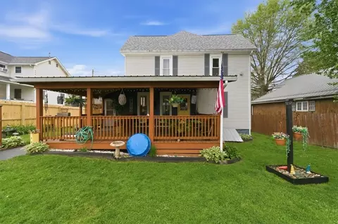 142 Main St, Ford City, PA 16226