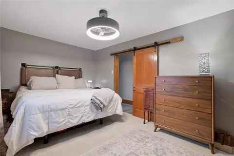 Bedroom - 64 Florida Ave, Apollo, PA 15613 photo 2 of 4