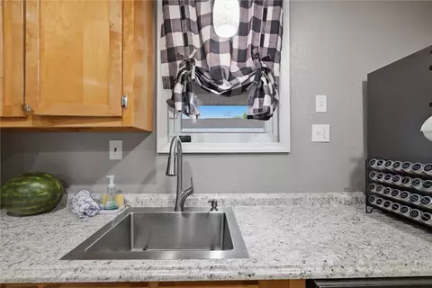 Kitchen - 64 Florida Ave, Apollo, PA 15613 photo 3 of 4