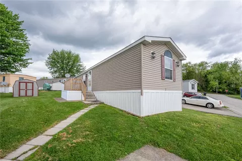 7 Theta Dr, Greensburg, PA 15601