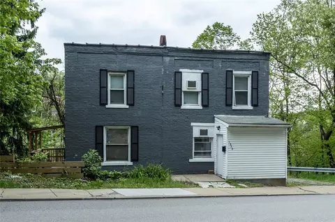 1320 Pioneer Ave, Pittsburgh, PA 15226