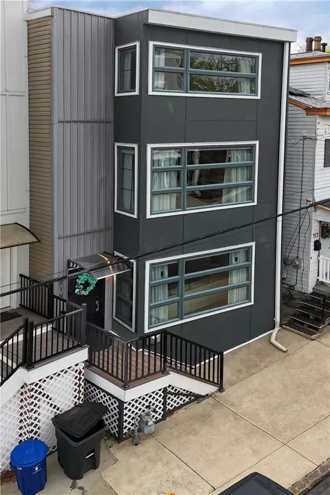 715 52nd St, Pittsburgh, PA 15201
