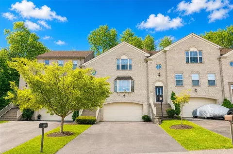 511 Parkview Dr, Pittsburgh, PA 15236