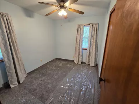 Bedroom - 3631 Sample Rd, Hermitage, PA 16148 photo 5 of 8