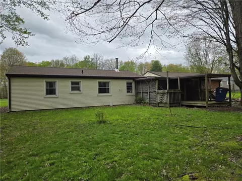 Exterior - 3631 Sample Rd, Hermitage, PA 16148 photo 7 of 10