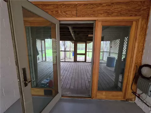 Exterior - 3631 Sample Rd, Hermitage, PA 16148 photo 3 of 10