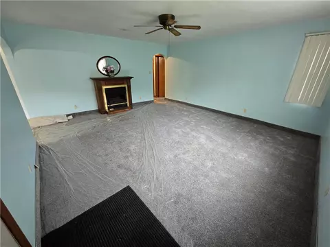 Living - 3631 Sample Rd, Hermitage, PA 16148 photo 1 of 3
