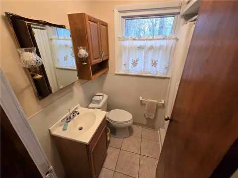 Bath - 3631 Sample Rd, Hermitage, PA 16148 photo 1 of 2