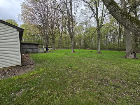 Exterior - 3631 Sample Rd, Hermitage, PA 16148 photo 9 of 10