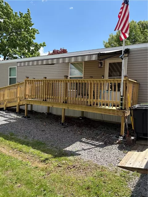 13 Holly Hill Dr, Freedom, PA 15042