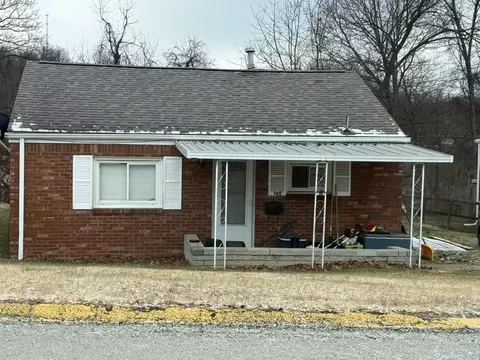 745 Memory Ln, Mckeesport, PA 15133