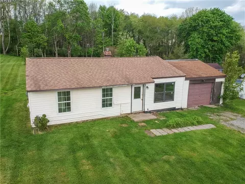 121 Sunflower Rd, Butler, PA 16001