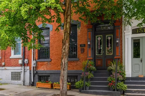 1516 Buena Vista St, Pittsburgh, PA 15212