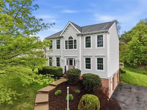 3030 Willowbrook Dr, Bridgeville, PA 15017