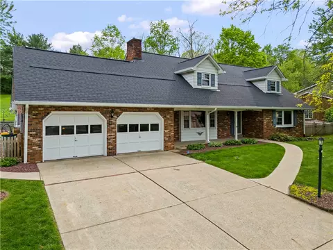 103 Sweetbriar Dr, Canonsburg, PA 15317