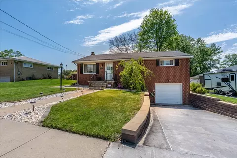 1624 2nd St, Natrona Heights, PA 15065