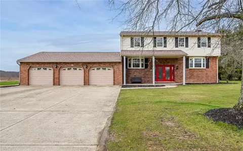 27 Kaufman Rd, Gibsonia, PA 15044