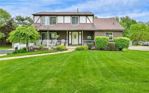 3511 Sunnyvale Dr, Allison Park, PA 15101
