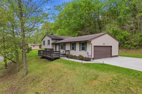 39 Blackswoods Rd, Freedom, PA 15042
