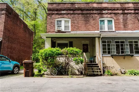 517 Terrace Dr, Pittsburgh, PA 15238