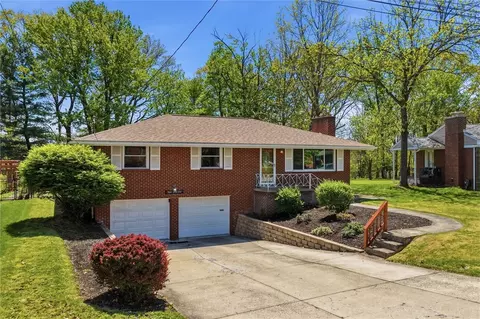 345 Maize Dr, Pittsburgh, PA 15236