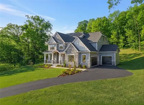 9660 Goehring Rd, Cranberry, PA 16066