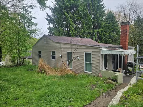 111 Tuck Ln, Butler, PA 16001
