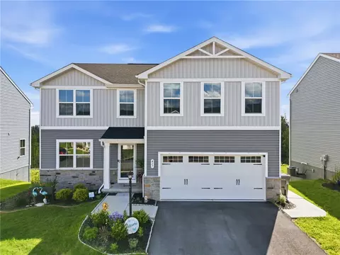 417 Coventry Ct, Harmony, PA 16037