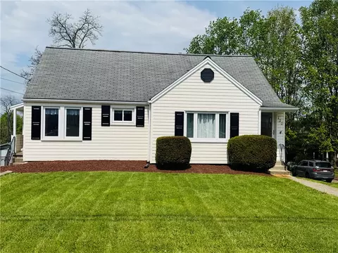 120 Arizona Dr, New Kensington, PA 15068