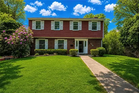725 12th St, Oakmont, PA 15139