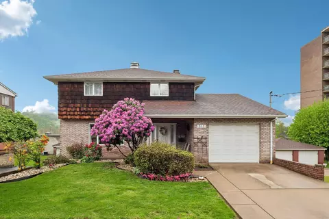 517 Cavitt Ave, Trafford, PA 15085