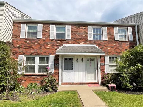 1003 Countryside Dr, Mckees Rocks, PA 15136